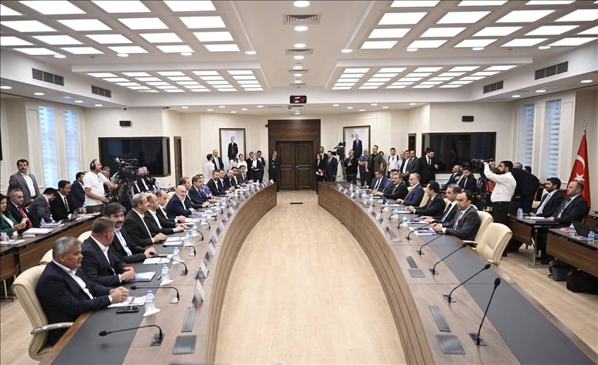 Toplu sözleşme zammı için geri sayım başladı! Memur ve emekli için kira desteği ve ek zam talebi gündemde! 1